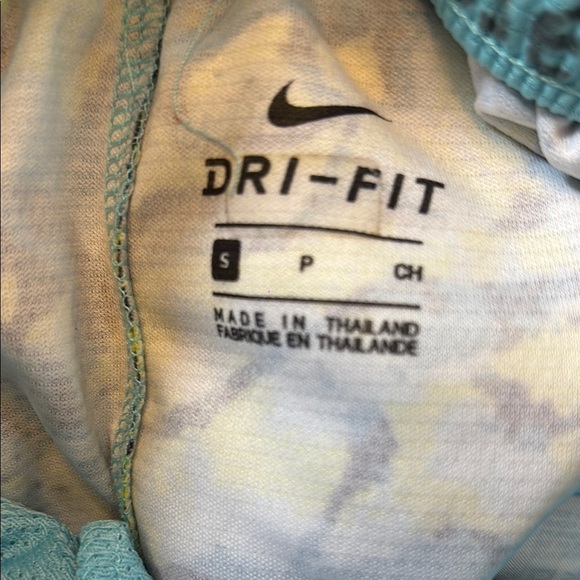 Nike Boys Blue and Yellow Athletic Shorts Size Small - Picture 2 of 4